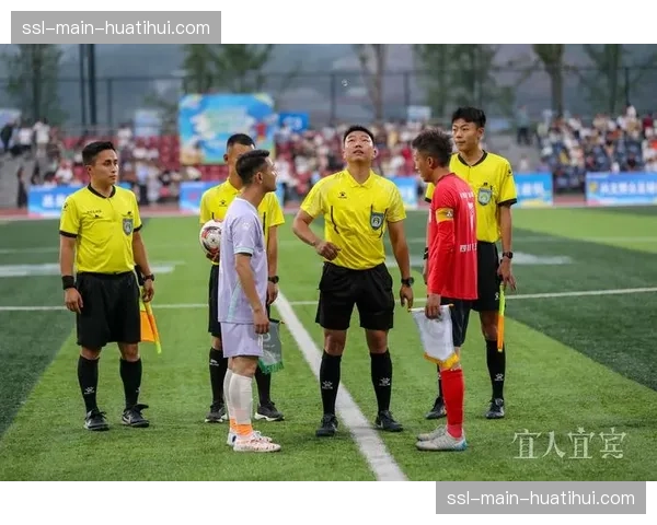 “街头足球世界巡回赛”亚洲区决赛在北京举行,吸引数百支草根队伍 “街头足球世界巡回赛”亚洲区决赛在北京举行,吸引数百支草根队伍